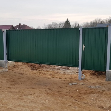 На винтовых сваях откатные ворота на дачу 2700x1800